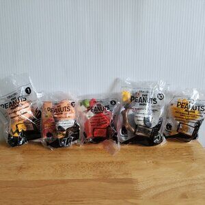 NWT Set of 5, Peanuts Movie, Happy Meal Toys